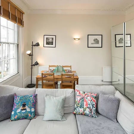 High-Ceiling Gorgerous Victorian Flat With Private Garden - 3 Mins To Hyde Park, Kensington Palace, 8 Mins Nottinghill, High Street Kensington Station Londres Exterior foto