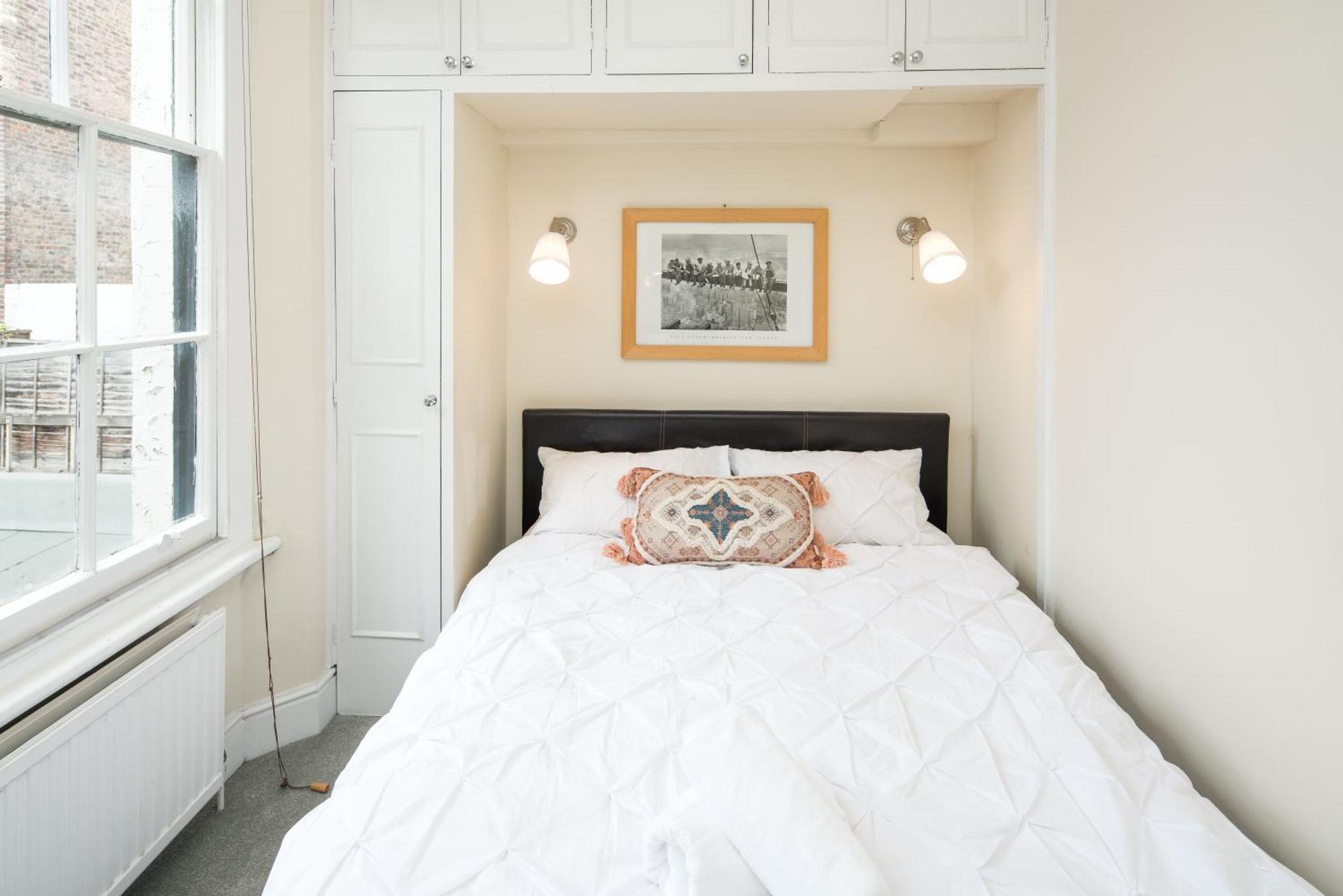 High-ceiling Gorgerous Victorian Flat With Private Garden - 3 Mins To Hyde Park, Kensington Palace, 8 Mins Nottinghill, High Street Kensington Station Appartamento