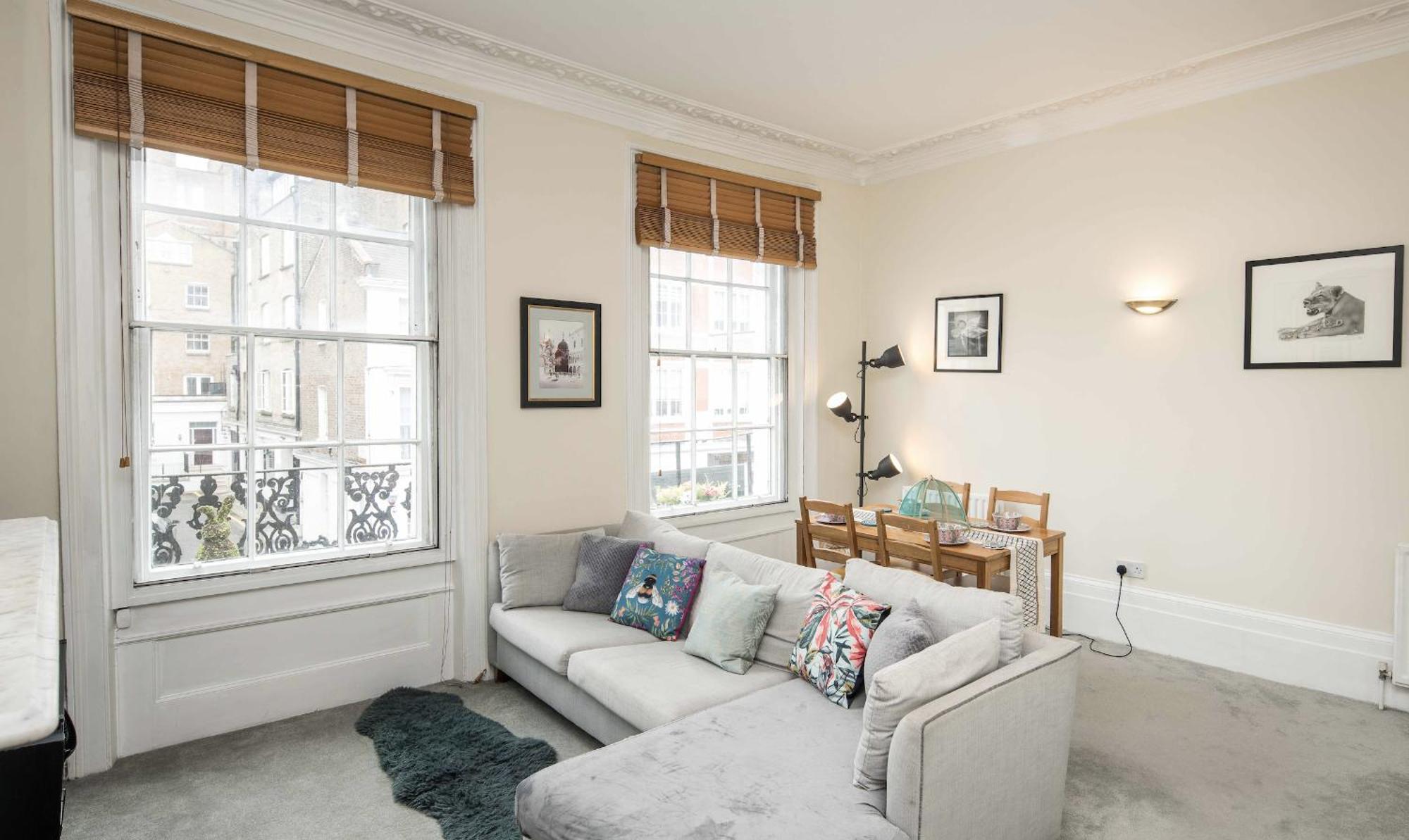 High-ceiling Gorgerous Victorian Flat With Private Garden - 3 Mins To Hyde Park, Kensington Palace, 8 Mins Nottinghill, High Street Kensington Station Appartamento Londra
