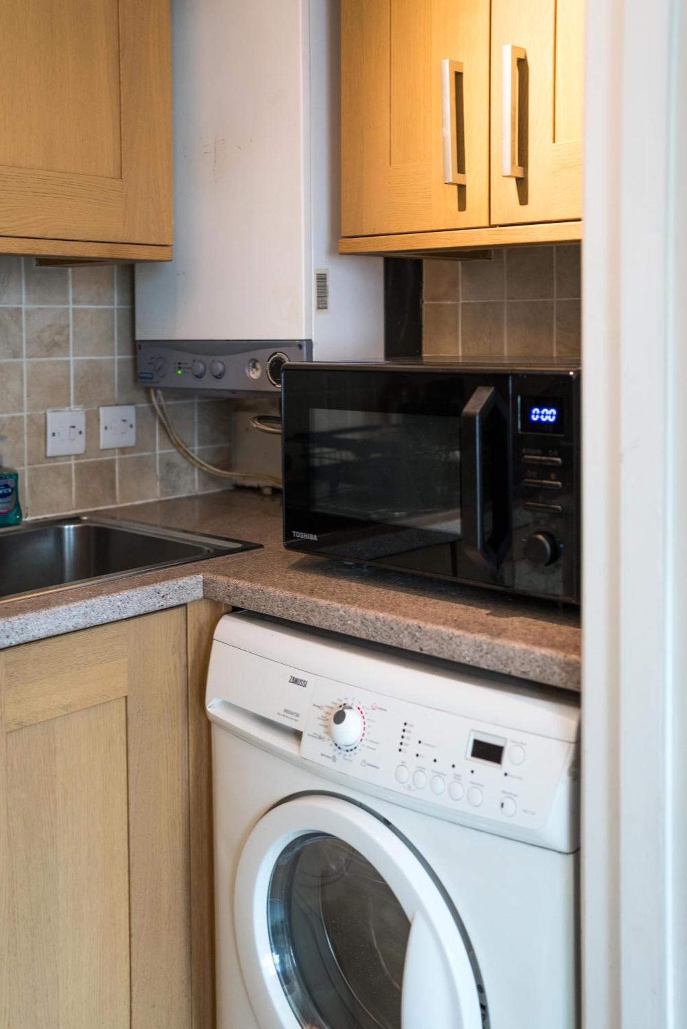 High-ceiling Gorgerous Victorian Flat With Private Garden - 3 Mins To Hyde Park, Kensington Palace, 8 Mins Nottinghill, High Street Kensington Station Londres